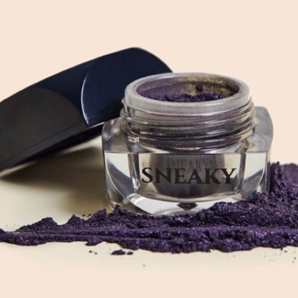 Eyeshadow by Furless Cosmetics - Picture 2 of 6